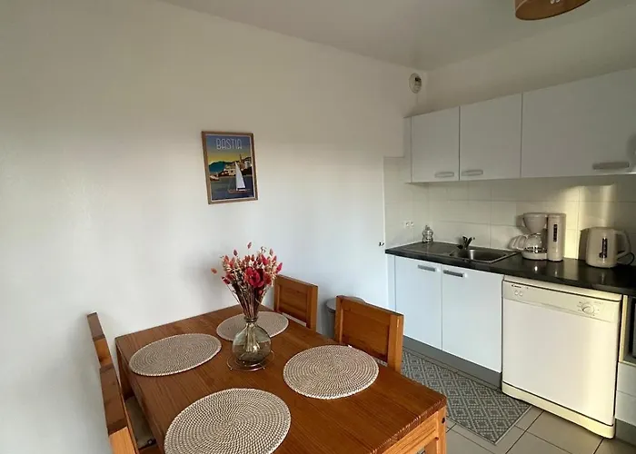 Apartment Joli Residentiel Et Piscine